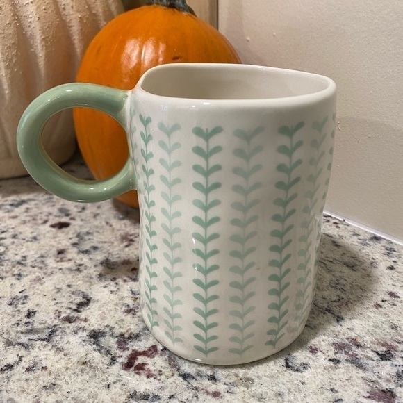 Unique Ceramic Green and White floral Mug with unique shaped handle - Picture 4 of 5